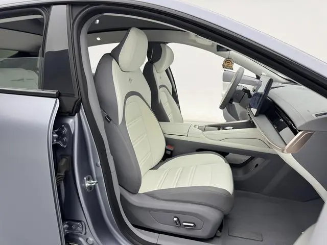 Dongfeng eπ eπ007 Pure electric 540 four-wheel drive Max version