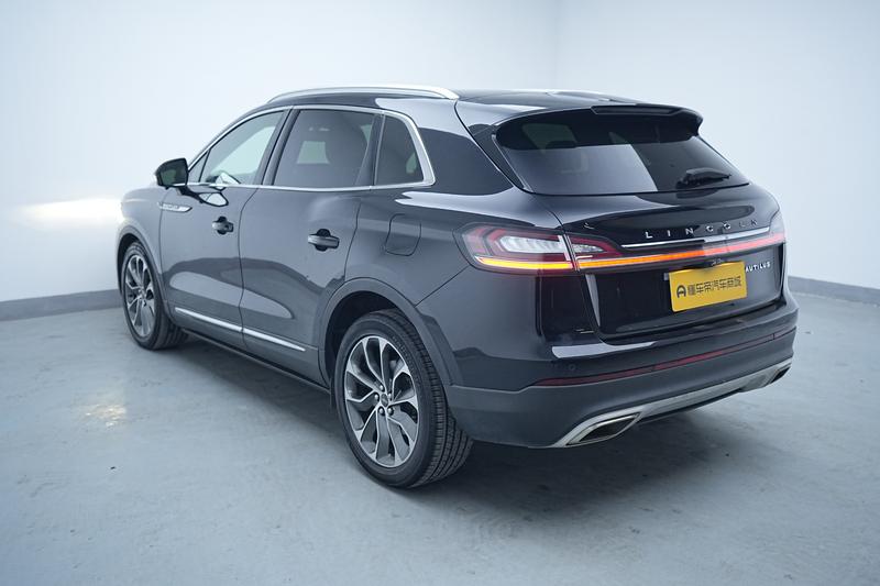 Lincoln Voyager 2021