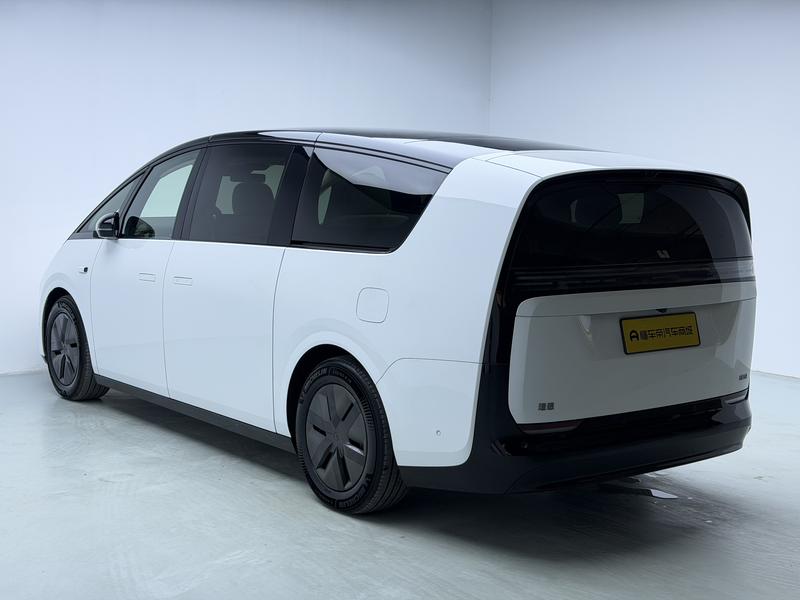 Li Auto Ideal MEGA 2025