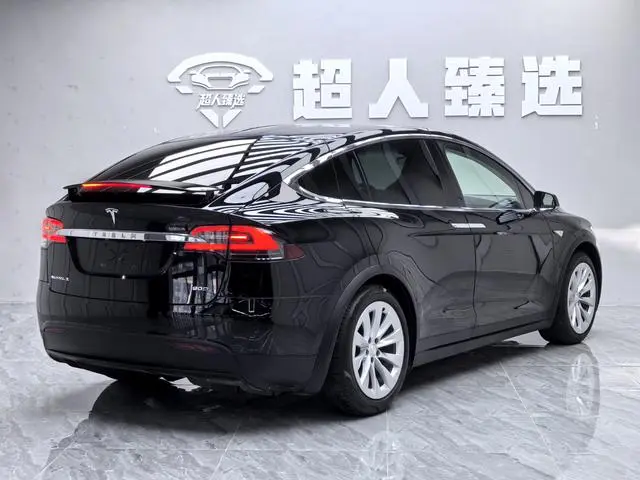 Tesla Model X 90D
