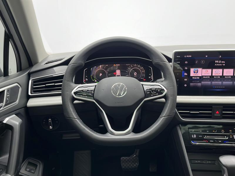 Volkswagen Tiguan L PHEV 2023