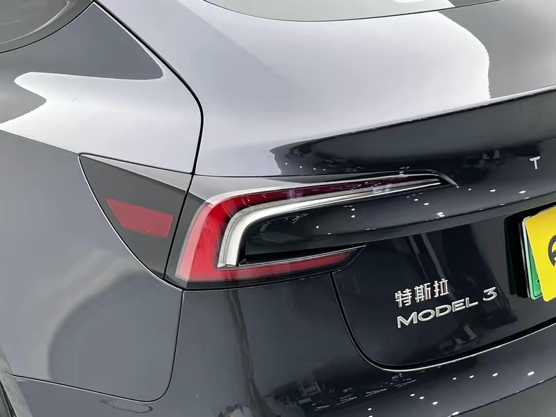 Tesla Model 3 2025
