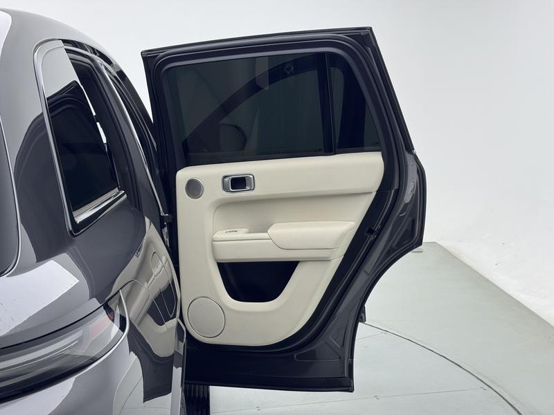 Li Auto Ideal L8 2024
