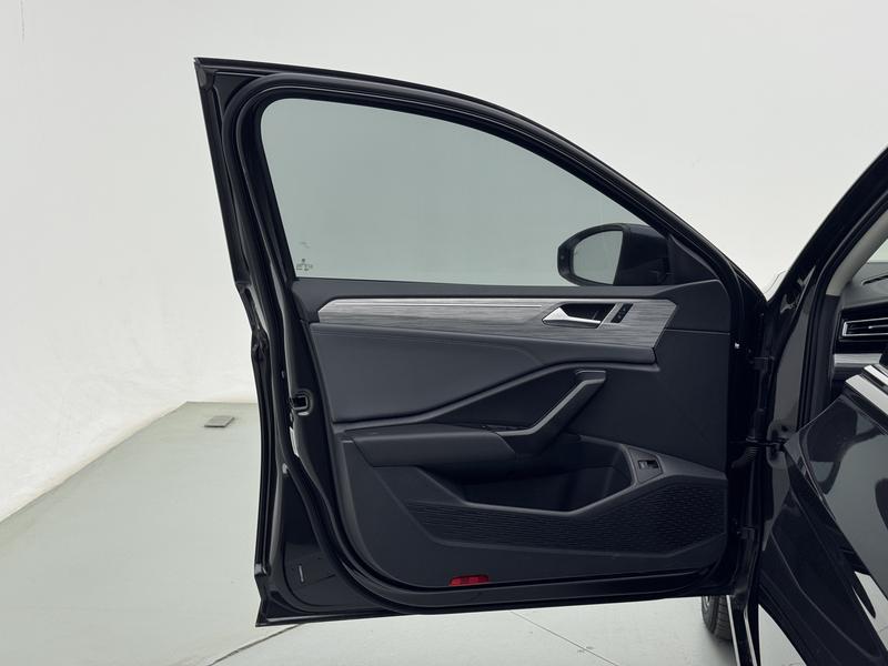 Volkswagen Sagitar 2024