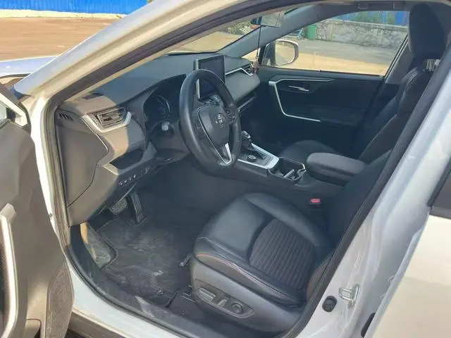 TOYOTA RAV4 Rongfang PHEV 2.5L two-wheel drive Elite Pro