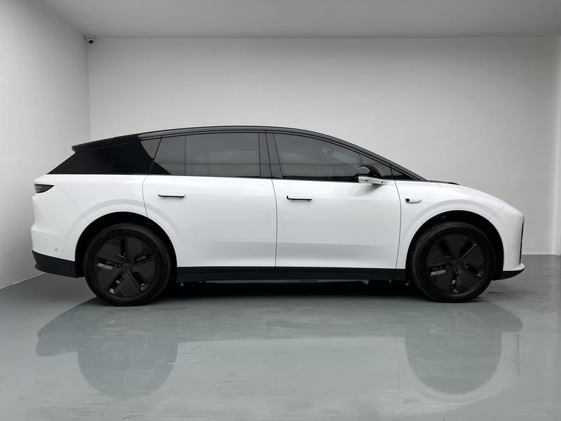 Li Auto Ideal i6 2025