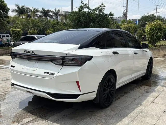 Dongfeng Fengshen Yi Hyun MAX 1.5T Super Handsome Trendy Dad Version