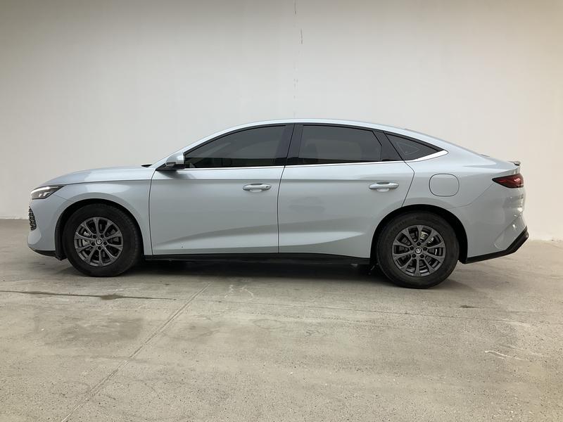 BYD Qin L DM 2024