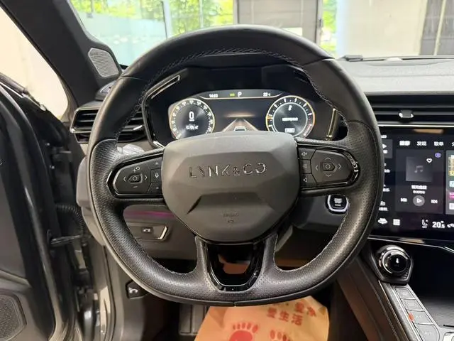 LYNK & CO Lynk 01 2.0TD four-wheel drive Halo