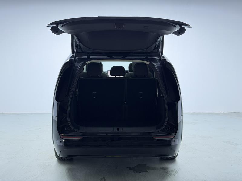 Li Auto Ideal MEGA 2024