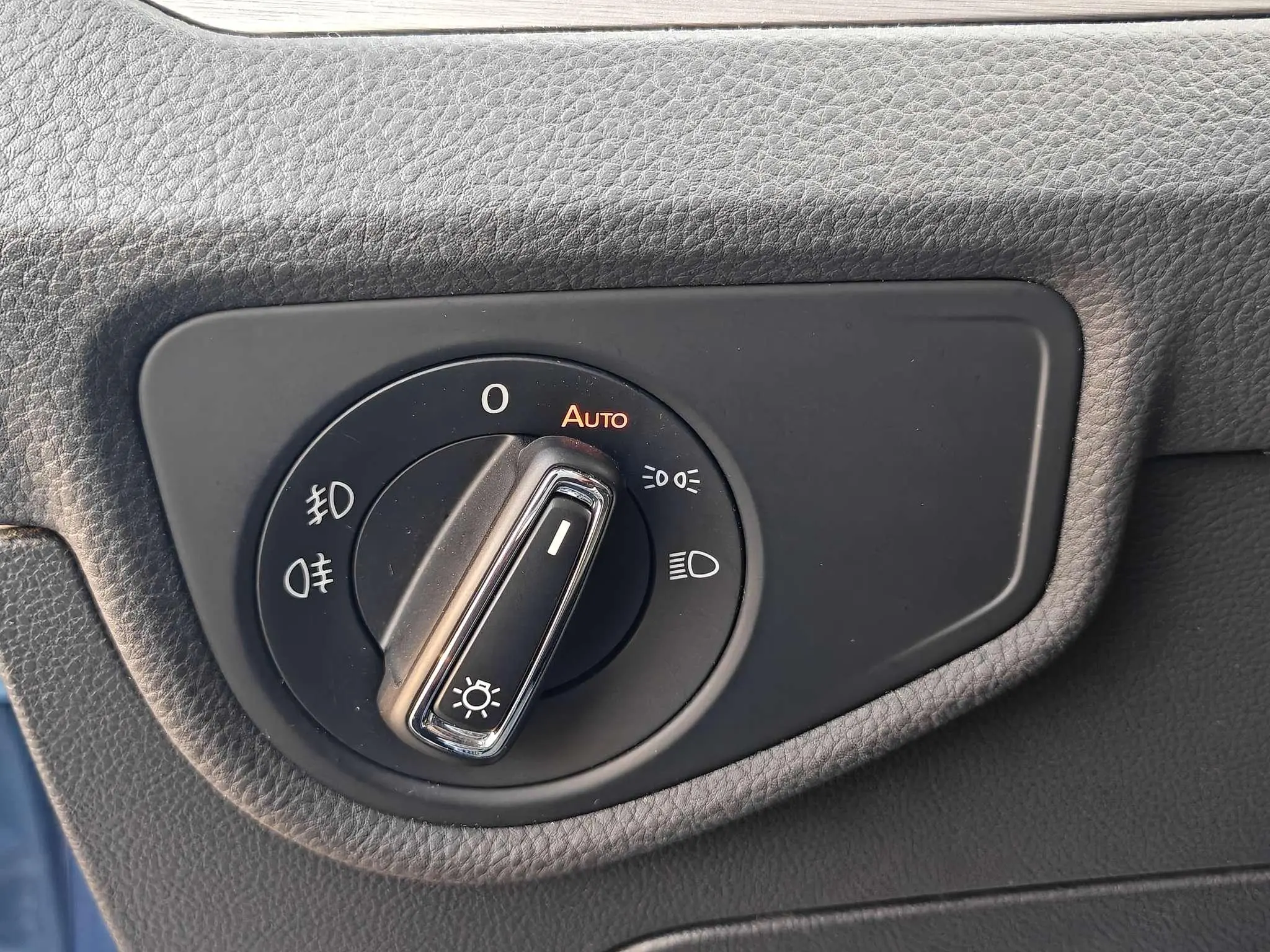 Volkswagen Touran L 280TSI Automatic Shuya Version