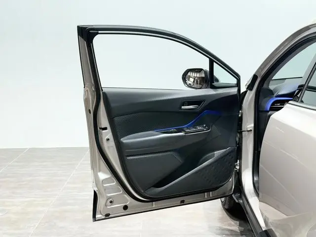 TOYOTA Toyota C-HR 2.0L Deluxe Edition