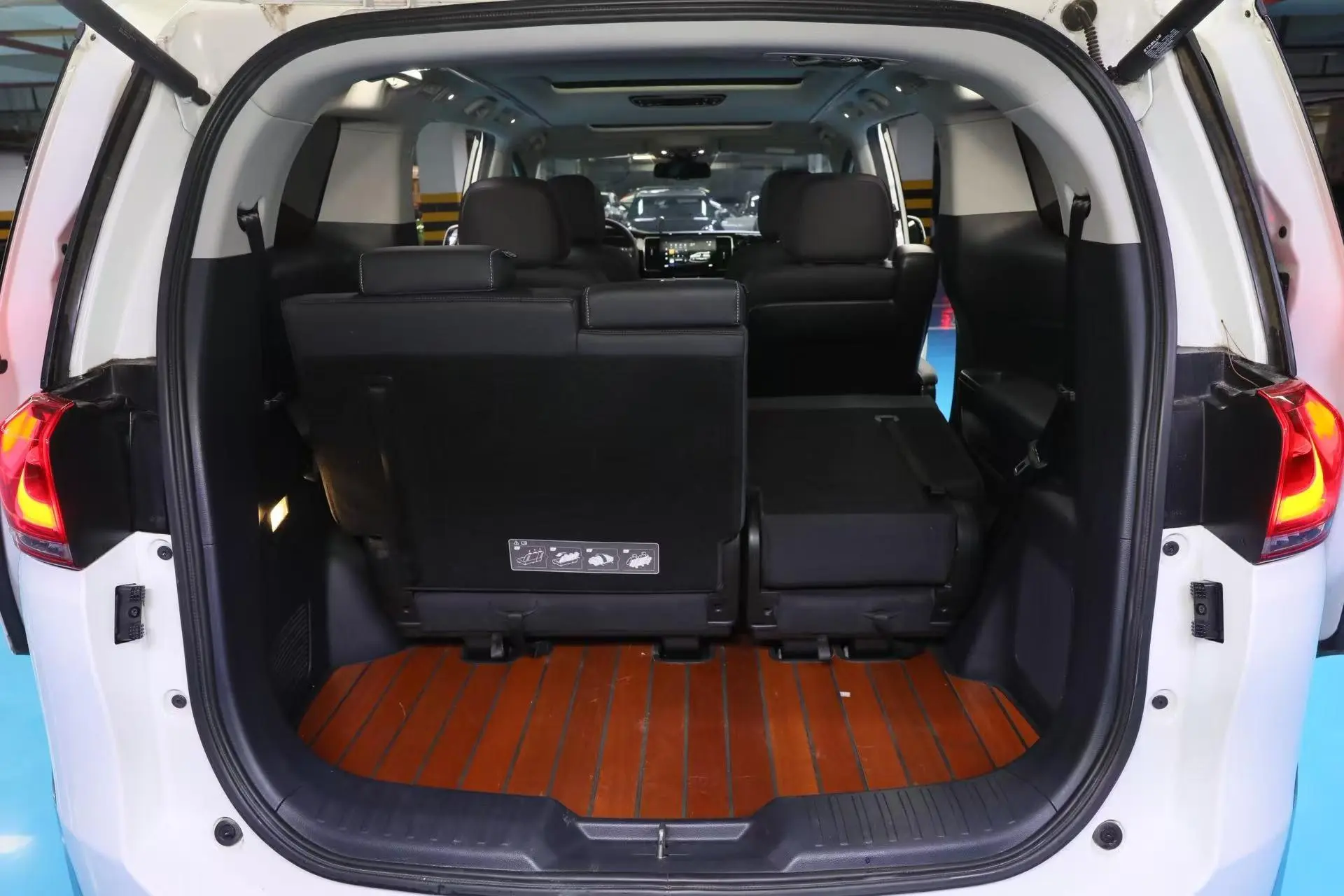 GAC Trumpchi M8 Lingxiu Series 390T Premium Edition