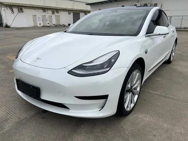 Tesla Model 3 Upgraded version of standard battery life rear drive