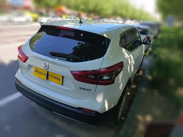 Nissan Qashqai 2.0 L XV Smart Edition