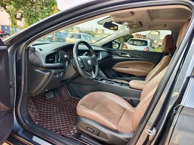 Buick Regal 20T luxury Country VI