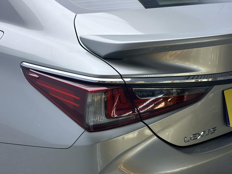 Lexus Lexus ES 2021