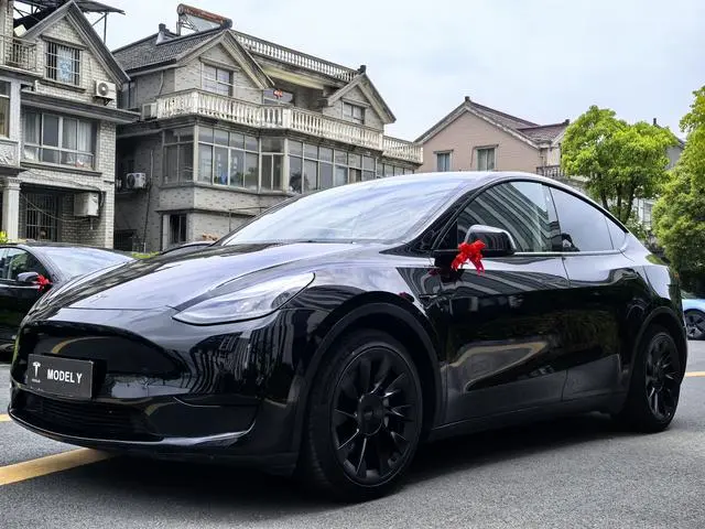 Tesla Model Y Facelifted rear-wheel drive version