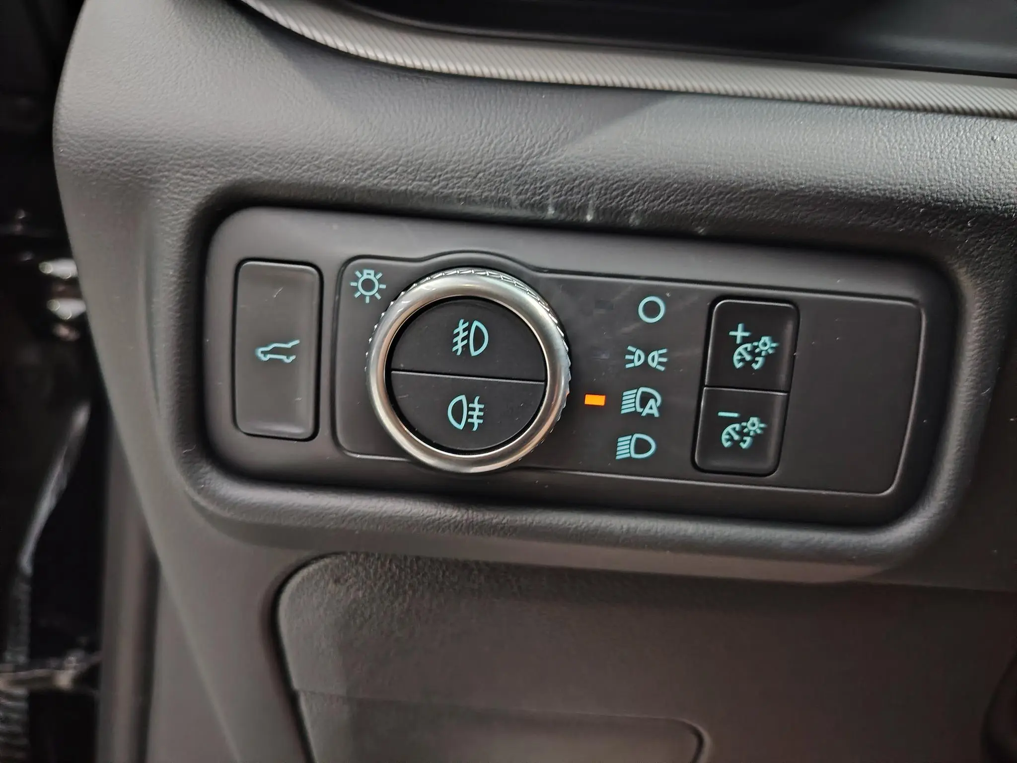 Ford Explorer EcoBoost 285 rear drive fashion version 6 seats