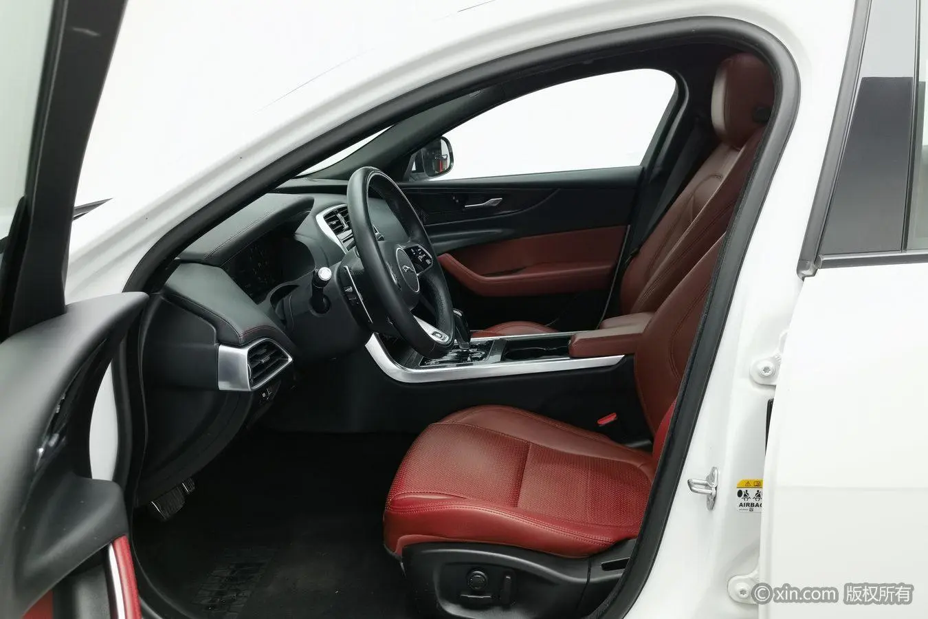 Jaguar Jaguar XEL 2.0T 250PS Yao Black Sports Edition