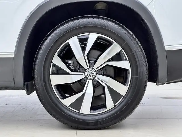 Volkswagen Tanyue 330TSI two-wheel drive luxury country V