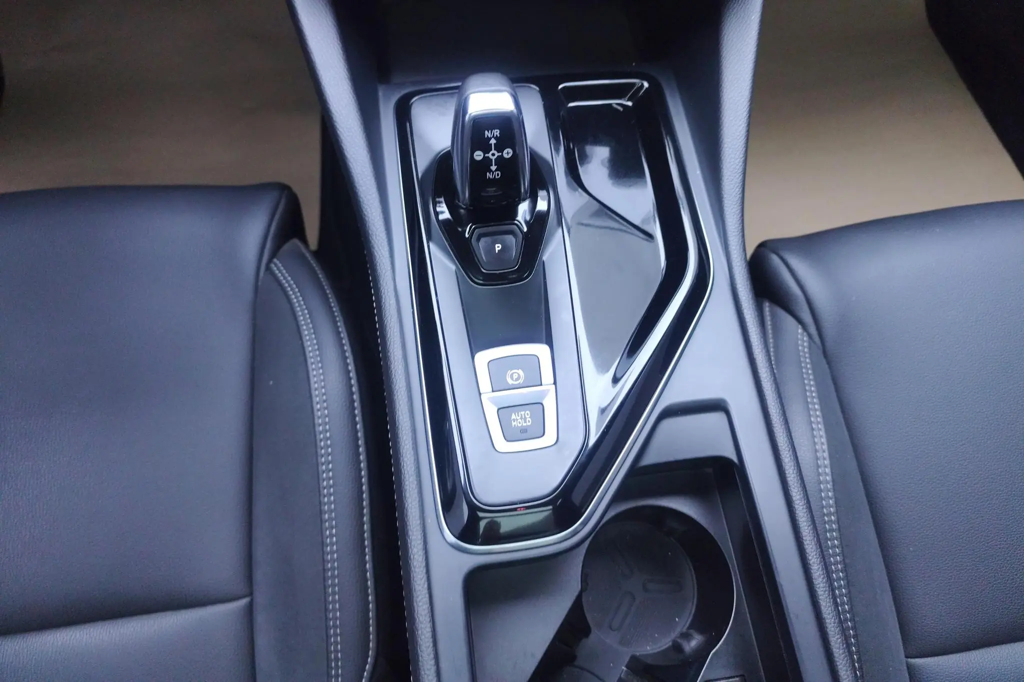 LYNK & CO Lynk &Co. 01 EM-P 1.5T Jinguo VI