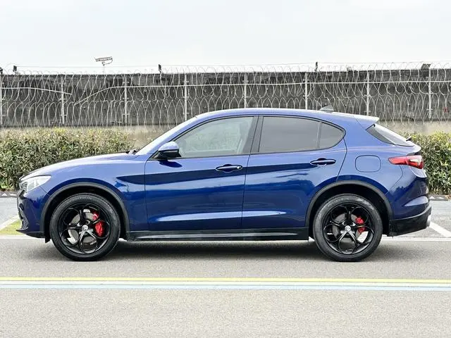 Alfa Romeo Stelvio 2.0T 200HP Elite Edition