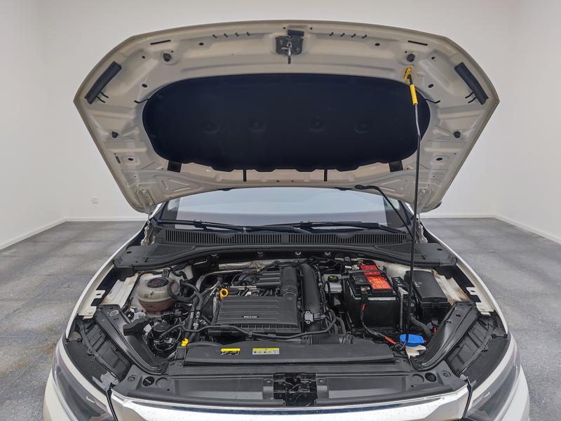 Volkswagen Sagitar 2022