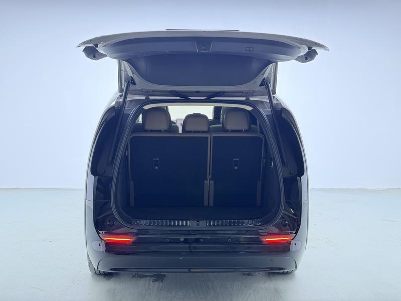 Li Auto Ideal MEGA 2025