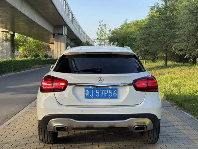 Mercedes-Benz Mercedes-Benz GLA GLA 200 fashion type