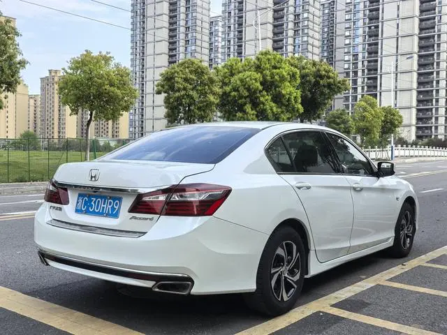 Honda Accord 2.0L Comfort Version