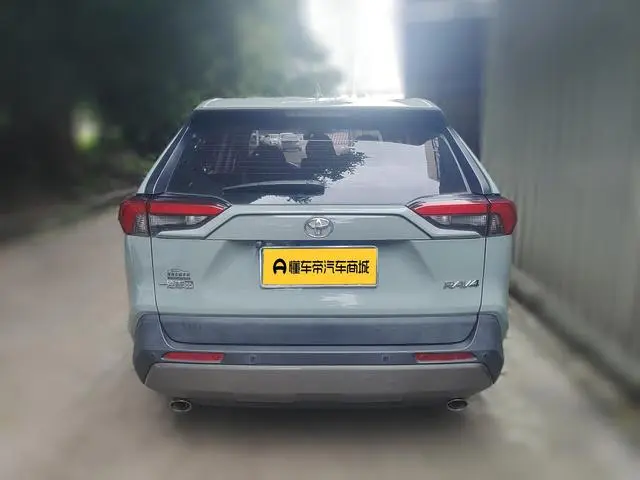TOYOTA RAV4 Rongfang 2.0L CVT two-wheel drive fashion version
