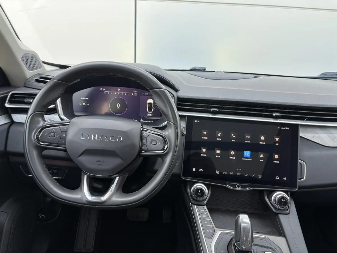 LYNK & CO Lynk 01 2.0TD two-wheel drive Pro