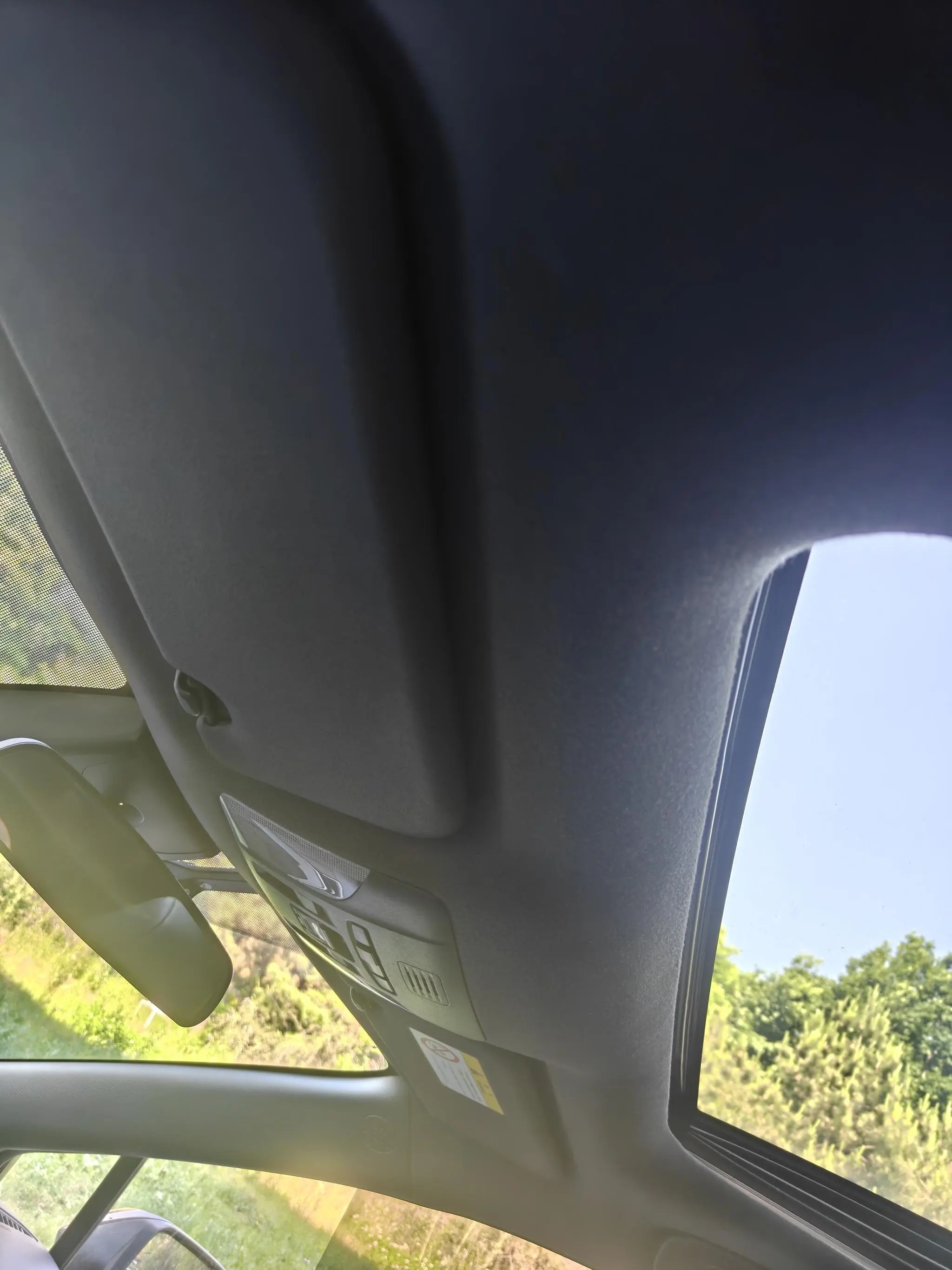 TOYOTA Lei Ling Dual engine 1.8H E-CVT Deluxe Edition