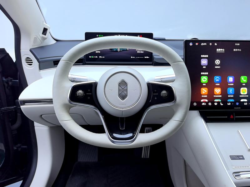 Luxeed Zhijie S7 2026