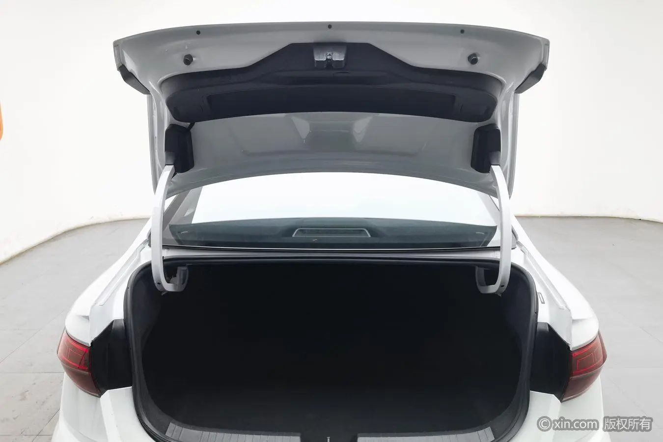 Volkswagen Sagitar 280TSI DSG Beyond Edition