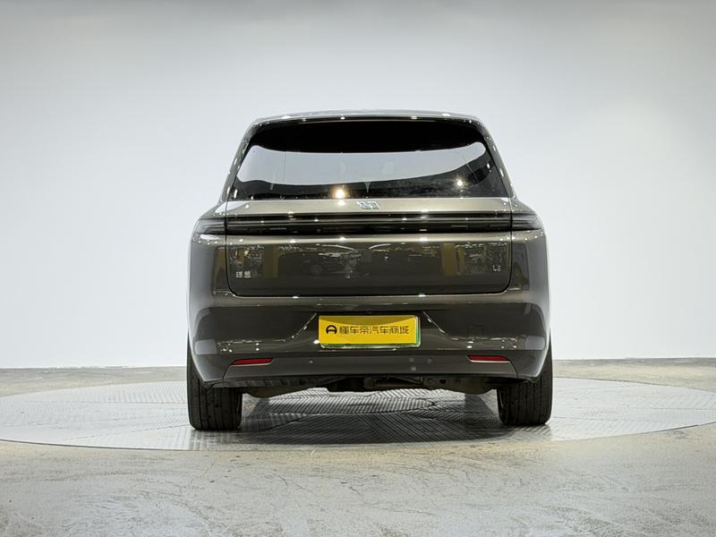 Li Auto Ideal L8 2023