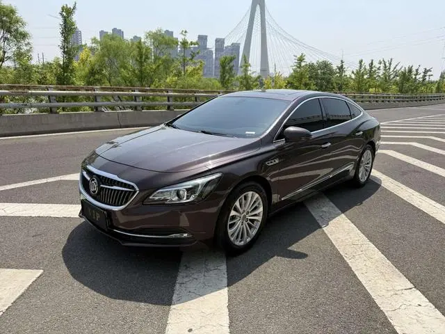 Buick Lacrosse 28T Elite type