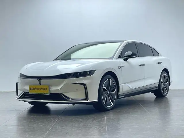 VOYAH Lantu Chasing Light EV 580km standard battery life version