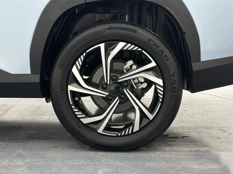 Geely Boyue 2023