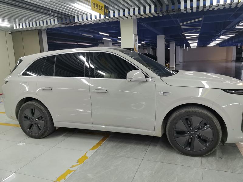 Li Auto Ideal L6 2024