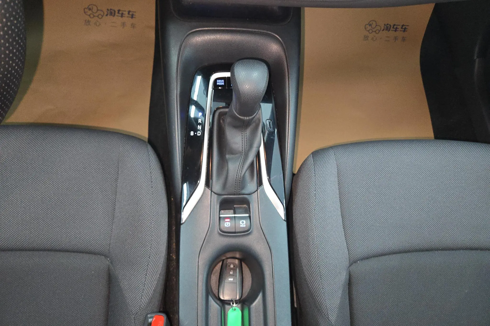 TOYOTA Lei Ling Dual engine 1.8H E-CVT Enterprise Edition