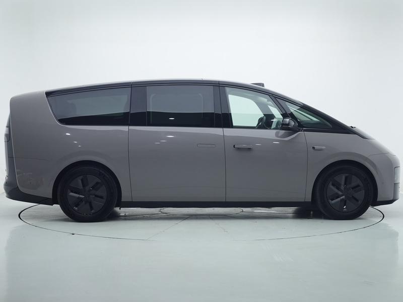 Li Auto Ideal MEGA 2024