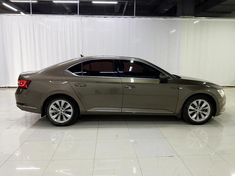 Skoda Superb 2016