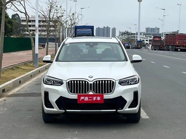 BMW BMW X3 Facelift xDrive25i M sports suit