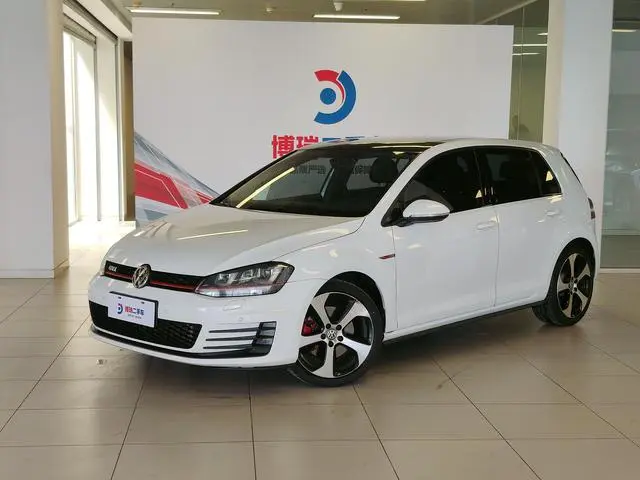 Volkswagen Golf GTI 2.0TSI GTI