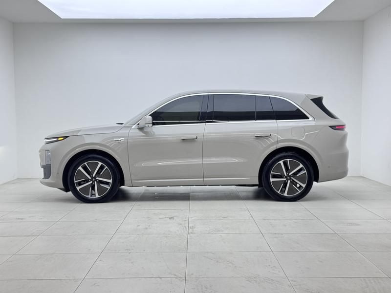 Li Auto Ideal L6 2024