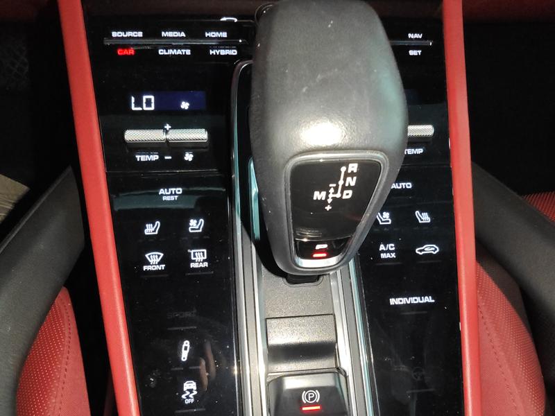Porsche Cayenne E-Hybrid 2021
