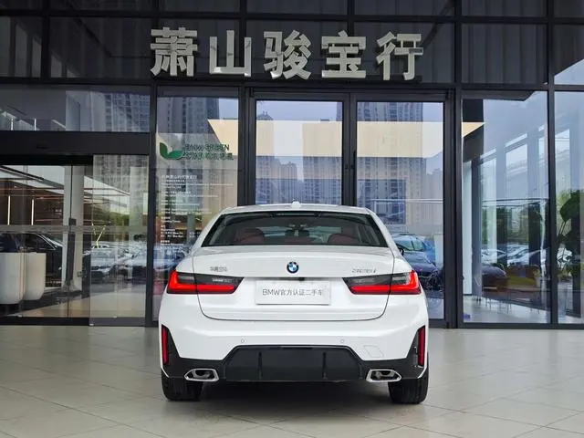 BMW BMW 3 Series 325i M sports suit