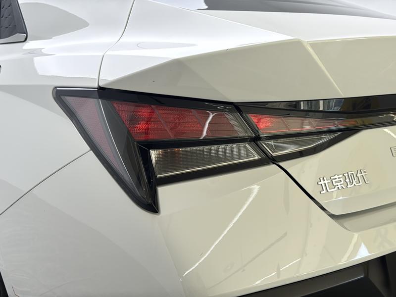 Hyundai Elantra 2023